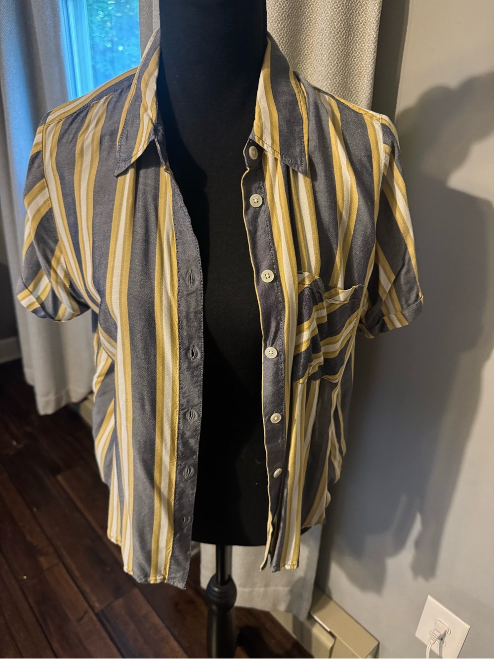 Short-Sleeve Stripe Button-Up Shirt - Yellow & Gray